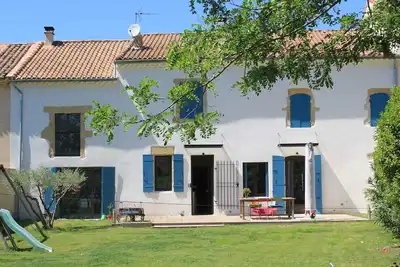 Image de Grand mas Avec Piscine et Grand Jardin Arboré, à 10 min D'avignon