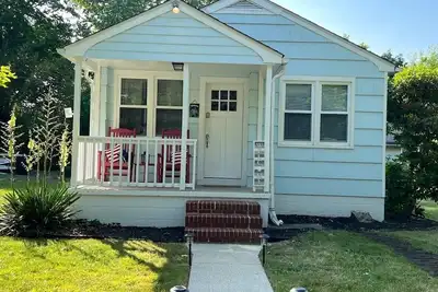 Image de Blue Haven Cottage, walking distance to the beaches along the Bay