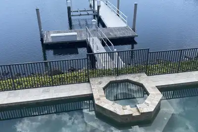 Image de Gated 5 bedroom Luxury Turnkey Home with your own private dock and boat lift.
