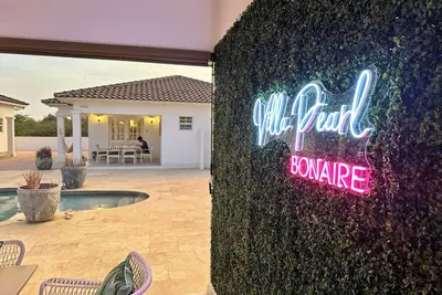 Villa Pearl Bonaire - Steps from the Caribbean Sea
