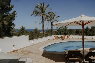 Image de Luxuriöse 8 Personen Villa in Ibiza mit Meerblick in Sant Josep