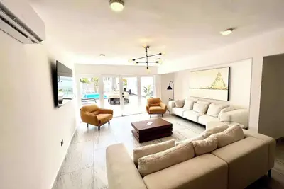 Image de King Royal Villa - Luxury 6 Rooms