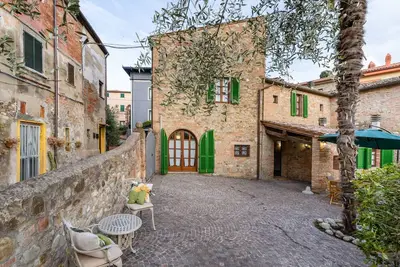 Image de Alice's House in the Village