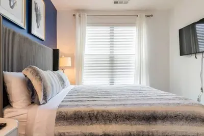 Image de King Bed -Message me for Spring Special
