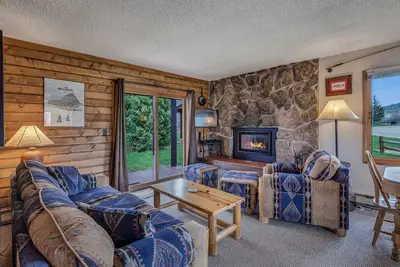 Image de On the Elk River and has a spectacular view of Mt. Zirkel