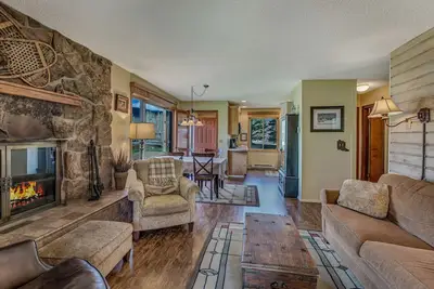 Image de Cozy riverside retreat with mountain views and easy access to the Elk River