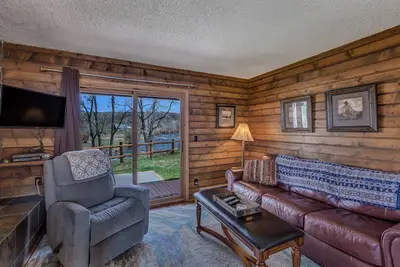 Image de Eagle's Nest - 2 bed 2 bath cabin on the Elk River