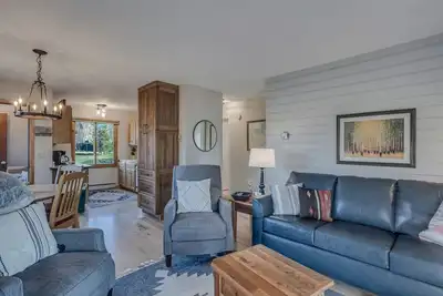 Image de Wintersong - Near lakes, trails, and horses!