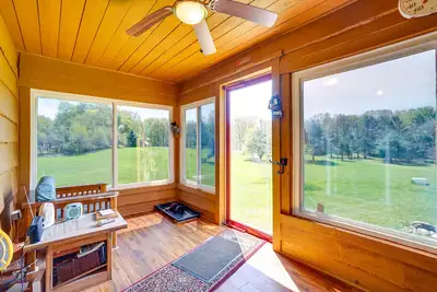 Image de Cozy Upstate New York Getaway w/ Fire Pit!