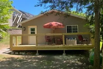 Image de Go out on an Adventure! Relax & Unwind at our cozy & quiet location. Pet Friendly