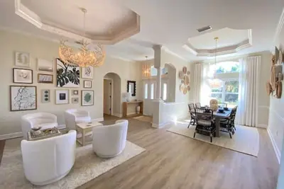 Image de Stunning Retreat: Endless Summer Villa 3br/ 2ba with Heated Pool