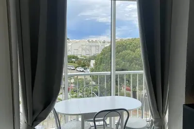 Image de ?? Beau Studio Rénové – Climatisé – 4 Pers – Loggia  et  Parking Privé – Proche Plage