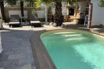 Image de Very well maintained dream house with private pool and air conditioning. 900 m from the beach