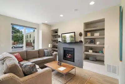 Image de RiNo/Five Points home with a roof deck! 3br 5ba