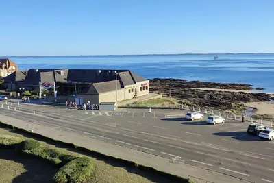 Image de Plage à 20 m, T2 rénové, vue imprenable sur mer