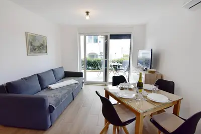 Image de Appartement d'une chambre avec la terrasse Zambratija, Umag (A-21176-a)