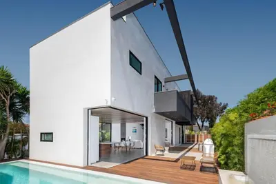 Image de Luxurious Venice Beach Oasis Modern Home