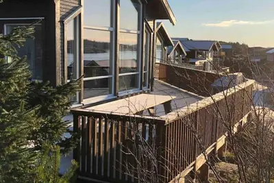Image de Modern cabin by the sea with hot tub, sauna and boat rental