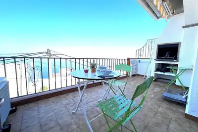 Image de Bel appartement avec vue sur la mer et piscine Av-47
