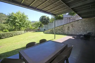 Image de Appartement avec Plage Privée à Gerês 4p