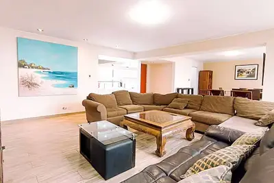 Image de Elegant 4br Seafront Stay - Walk to Malecon & Larcomar