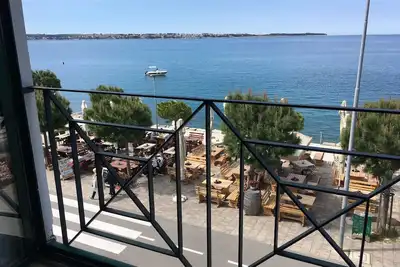 Image de Beachfront Two Bedroom Apartment with Sea view Sunny Beach Piran
