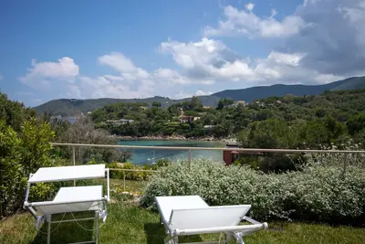Image de Luxury apartment with private access to the sea.