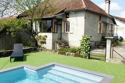Image de L'Ombre du Noyer - 9 personnes - 9 km de Figeac - piscine partagée