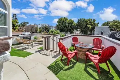 Near Oceanside Pier! Pirate's Treasure - New Listing