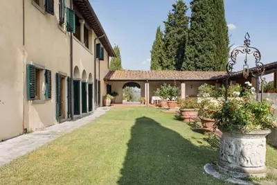 Image de Villa à Lastra A Signa avec 6 chambres à coucher, 10 couchages