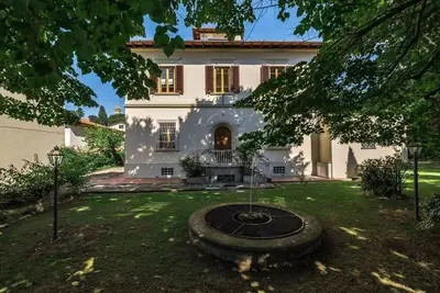 Image de Villa à Calenzano avec 5 chambres à coucher, 10 couchages