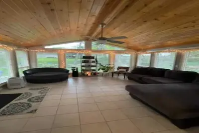 Image de Cozy Home <> Sunroom & 75 in Tv