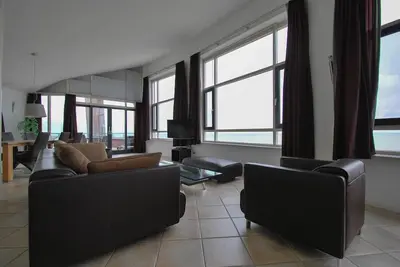 Image de Xl apartment with double balconies, a sauna, and 160 m² of surface at the luxurious Beach Resort Makkum.