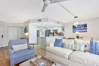 Image de Newly Remodeled Jupitor Raquet Club- sleeps up to 4 people