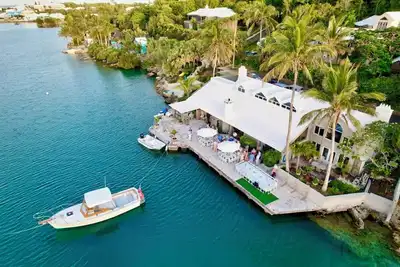 Image de Luxury Waterfront Home on Harrington Sound in Smith's Parish