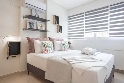 Image de Elegant Home with Balcony