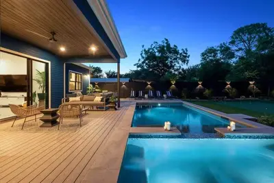 Image de Stylish Southern Home | Heated Pool
