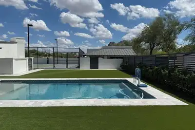 Image de Paradise Valley 4 bed 4. 5 Bath: Sport Court, Sauna, Private pool & Game room,