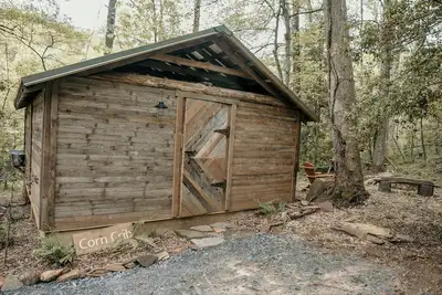 Image de Corn Crib- 38 acres- hiking, mountain biking, waterfall