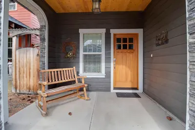 Image de The Quails Nest - charming 3 bedroom 2. 5 bath with fireplace in Sisters Oregon