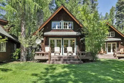 Image de Metolius River Resort Cabin 4 Luxurious cabin on the Metolius River w/ fireplace