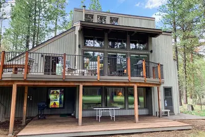 Image de Fairway View Family home with 5 Bdrm 3 bth located on the 7th hole of Big Meadow