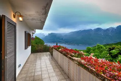 Image de Appartamento Il Gufo by Theater Home - with marvellous lake view