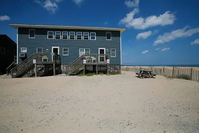 Image de 2-bedroom Oceanfront Cottage