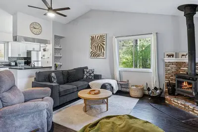 Image de Vt-Style Saltbox Designed Condo | Mill Run 5e