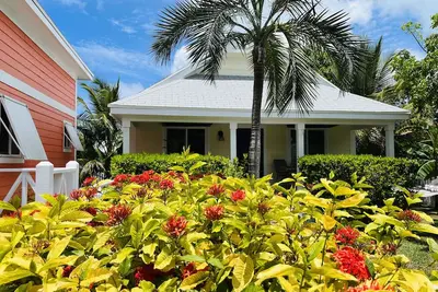 Image de 🩵New To Vrbo💛Luxury Cottage💜Double kayak, beach snorkel gear! Outdoor shower! 🏝️🇧🇸