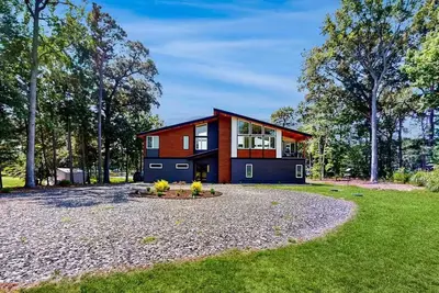 Image de Contemporary Vacay in a Countryside location-River, Beach, Creek, Pond Ev Charger