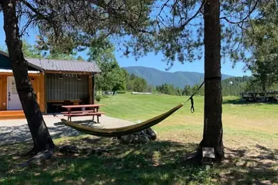 Upscale lodging next to Glacier Np North fork unit