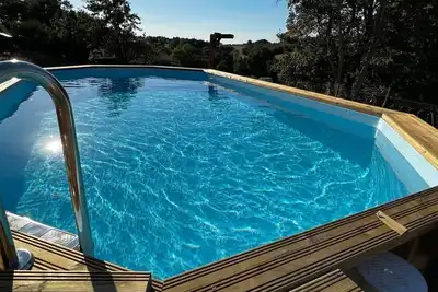 Image de gite a la ferme avec jacuzzi et piscine, maison privative