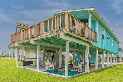 Image de 3br West End with Pool + Pier + Walk to Beach